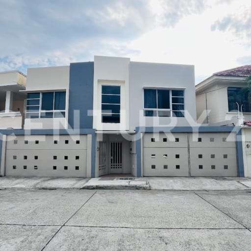 Casa rentera en Colinas de los Ceibos - 3 deptos. - $310,000