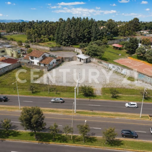 Terreno comercial 979m² en Autopista Rumiñahui - Alta visibilidad