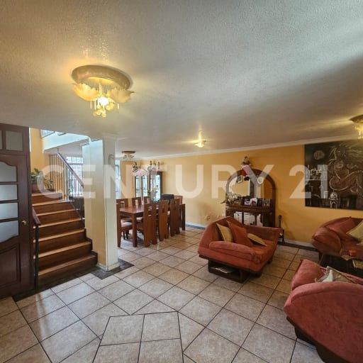 Casa amplia en venta en Quito