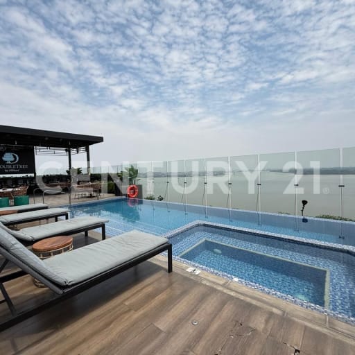 Suite en venta en Double Tree by Hilton con vista al río, 64.67m²