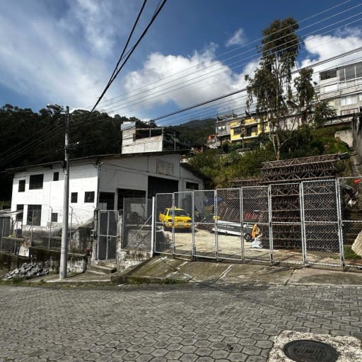 VENTA GALPÓN OPORTUNIDAD 320 m², a 5 minutos C.C. El Bosque_Cochapamba GB_Aqt.