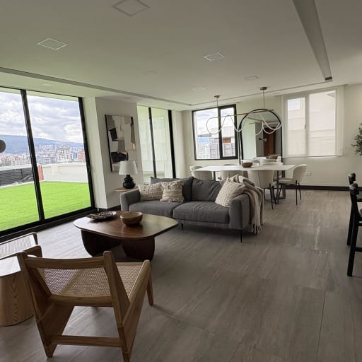 VENTA PENTHOUSE con terraza y balcón POR ESTRENAR-González Suárez. CW