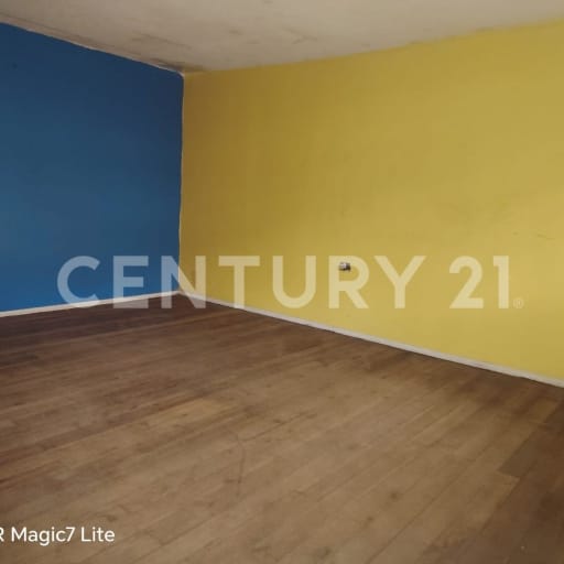 Propiedad en Ferroviaria Baja, 55.83m², ideal vivienda-negocio