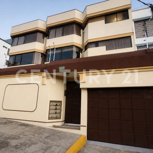 Casa en La Kennedy con 3 dormitorios y ambiente familiar