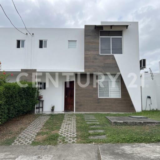 Casa en Vía a la Costa Km 21, 3 hab, 2.5 baños, BBQ y 2 garajes
