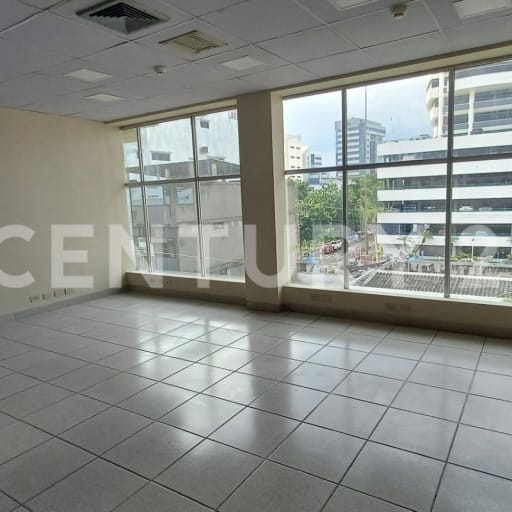 Oficinas en venta desde 107m² con parqueo y alta rentabilidad