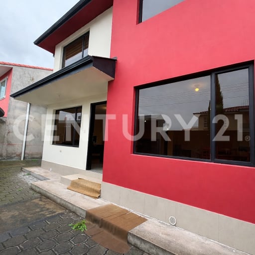 Casa en Fajardo con 4 hab. y cocina con isla