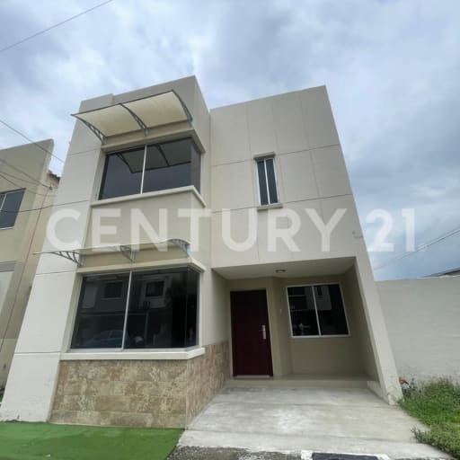 Casa esquinera en arriendo en Norte de Daule