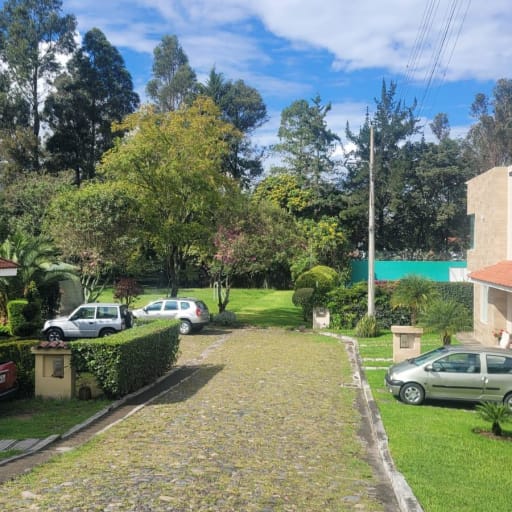 VENTA TERRENO EN CONJUNTO PRIVADO, 602 m² Con D.P.H. TUMBACO. Gi.B_Aqt