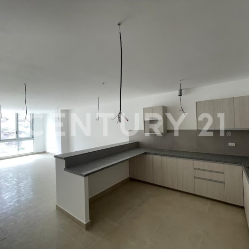 Depto estreno 10° piso: 3 hab, 2 baños, AC, cocina equipada y 2 estacionamientos