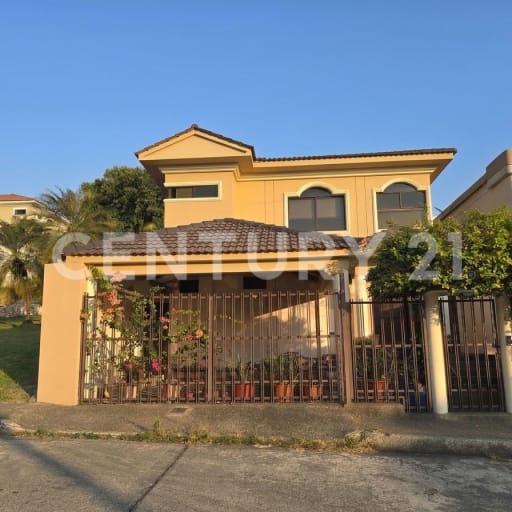 Casa 235m² en Ceibos Norte con jacuzzi, BBQ y seguridad 24/7