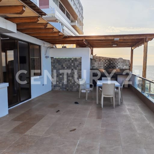 Departamento con piscina en venta en Sur de Manta