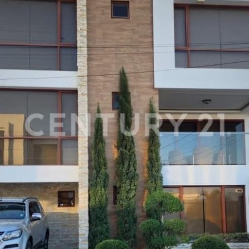 Casa moderna en Altos de Manta Beach con 4 hab. y terraza