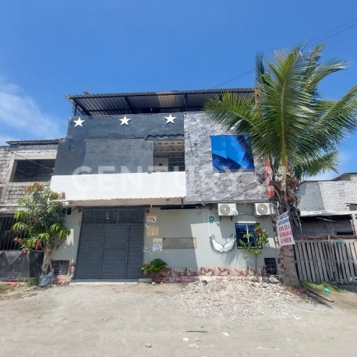 Hostal en venta en Playas con 11 habitaciones y baños privados