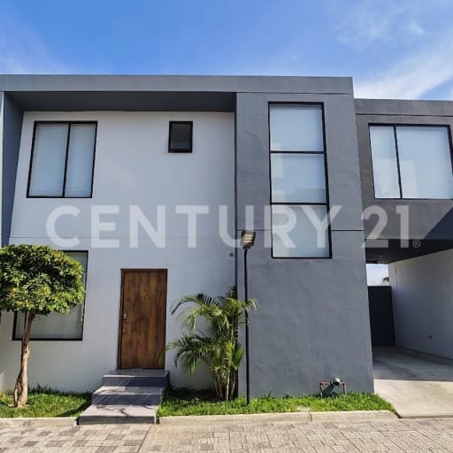 Casa en Piamonte, Manta: 3 dormitorios y urbanización cerrada