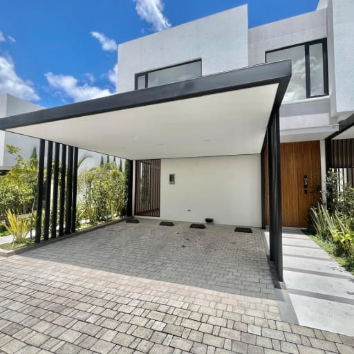 VENTA CASA 3 DORMITORIOS EN TUMBACO, CONJUNTO CERRADO (AAG)