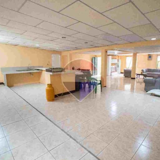 EN VENTA CASA CDLA CARACOL