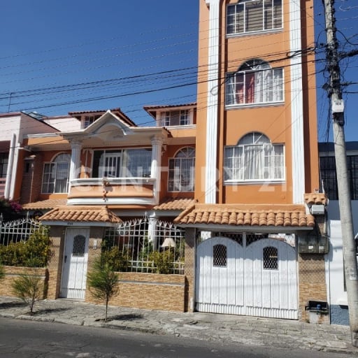 Propiedad 648m²: 3 suites + 2 deptos - Ideal para alquiler