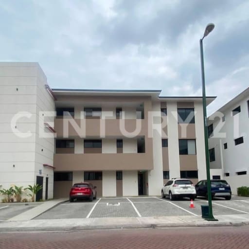 Depto. 2 hab. en Punta Esmeralda con patio y parqueo privado