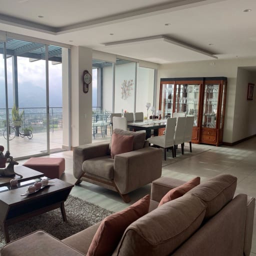 VENTA PENTHOUSE DE LUJO EN CUMBAYÁ