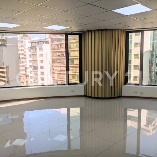 Oficina corporativa 135 m² en República del Salvador, Quito
