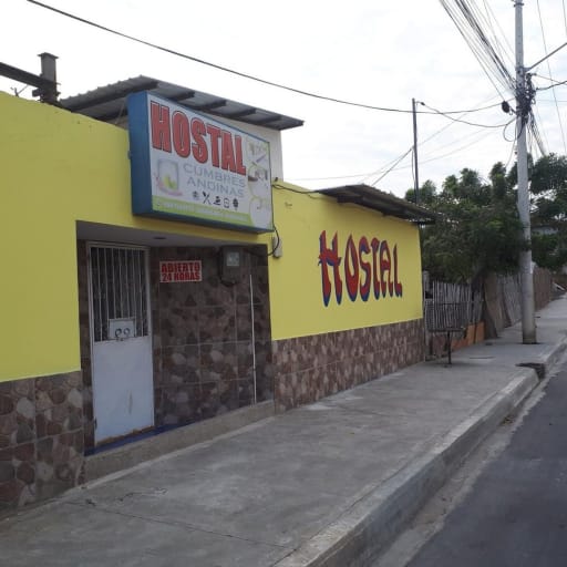 HOSTAL AMOBLADA EN VENTA , MANTA