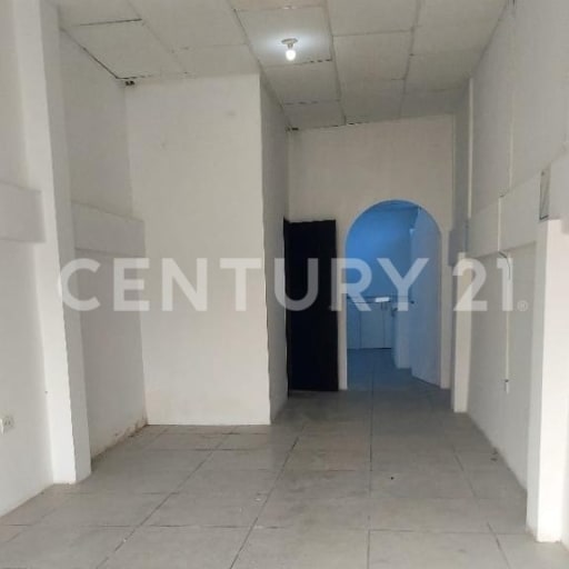 Local en Gasolinera Vía Daule: 59.6m², alto tráfico, $650 + IVA