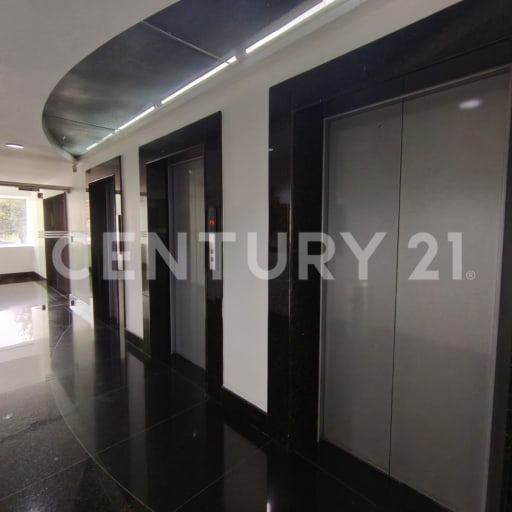 Oficina 85m² ideal para call center o empresa en sector comercial