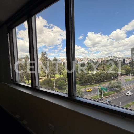 Oficina en venta 5to piso frente a Parque La Carolina