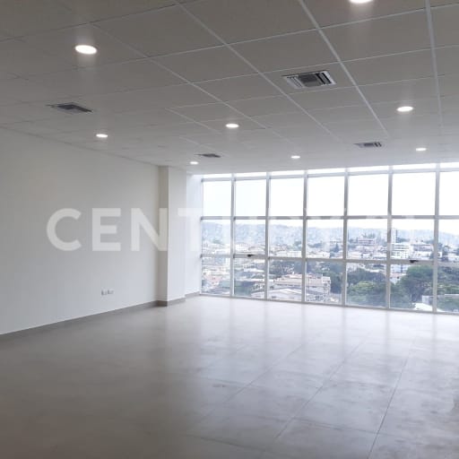 Oficina 65.79m² + 2 parqueos en Edificio 100 Olivos Parc - $1100