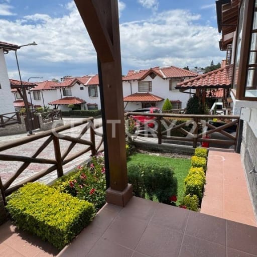 Casa en urbanizacion privada en venta en Tumbaco