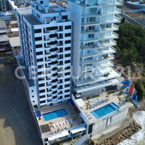 Departamento 2 dormitorios con piscina y garaje en Manta