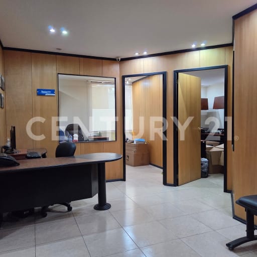 Oficina amoblada 108m² en TorreNova, sector Carolina