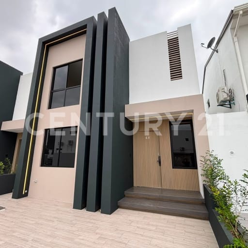 Casa en Mallorca Village, 4 dormitorios, piscina y BBQ, $215,000