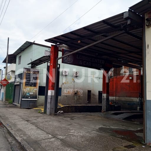 Inmueble productivo con locales, oficinas y suites en arriendo
