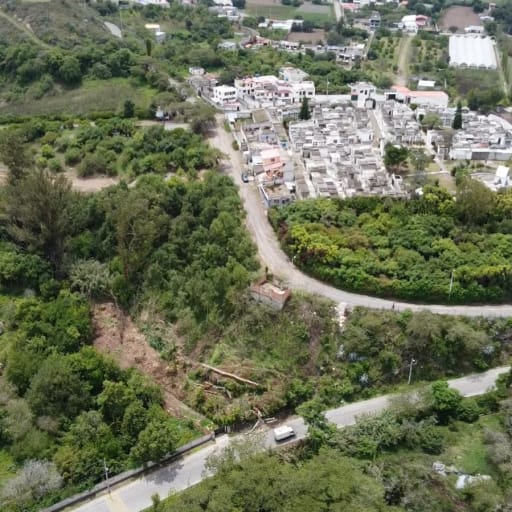 Venta terreno Guayllabamba con desnivel para casa y un mirador hermoso