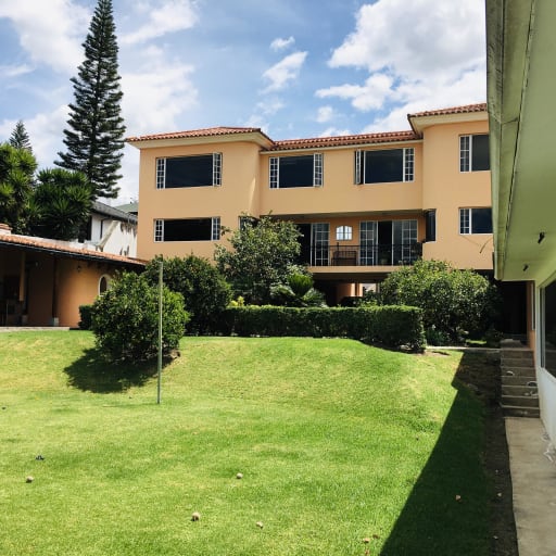VENTA CASA CUMBAYÁ, Jardines del Este, 6 dormitorios 1171m2 terreno