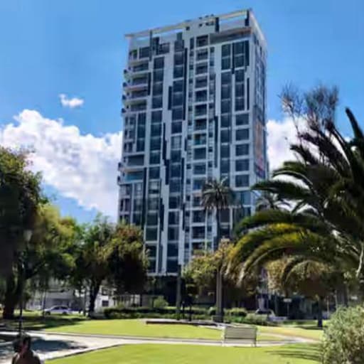 En Venta Suite amoblada y domotizada en EDGE, La Carolina – Vista al Pichincha