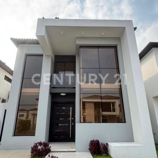 Casa amplia en venta en Samborondon