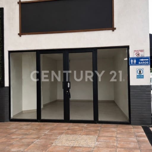 Local comercial en plaza Daule, 72m², alto flujo