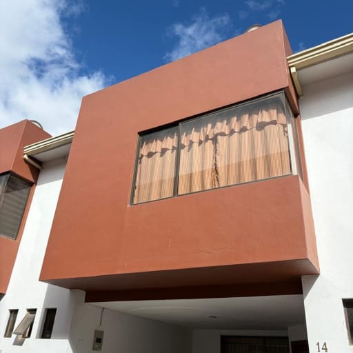 CASA EN VENTA EN URBANIZACIÓN VILLA CLUB – CUENCA