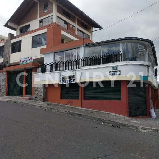 Casa rentera con 4 deptos y 3 locales en El Porvenir, $2.200/mes