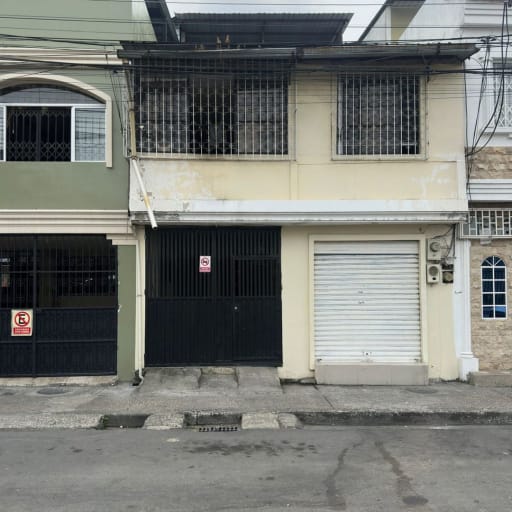 Casa rentera en venta 4 pisos en sauces 9