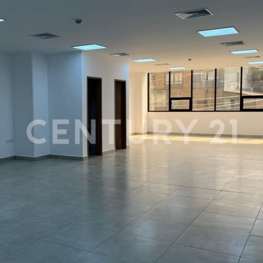 Edificio Mirage en venta: 21 oficinas en Manta