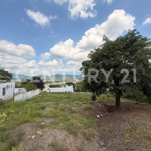 Terreno 895m² en Terrazas del Valle con vista panorámica a Portoviejo
