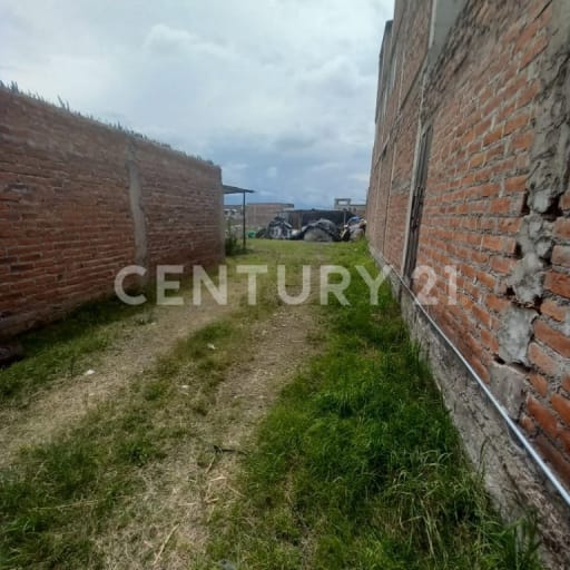 Terreno 1500m² entre Politécnica y Media Luna - ¡Oportunidad!
