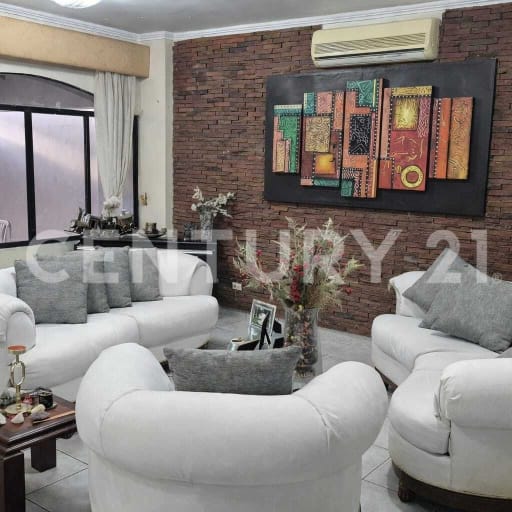 Casa 258m² en Ceibos Norte con seguridad y áreas sociales