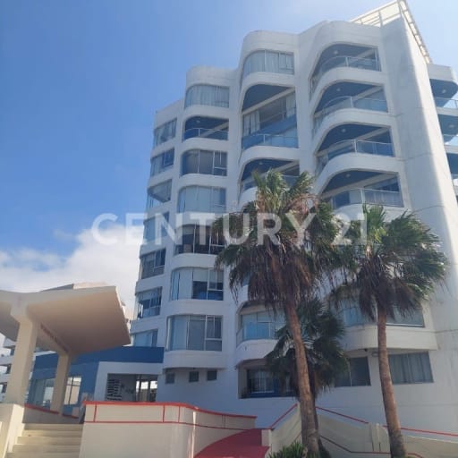 Penthouse amoblado en Bahía con vista al mar: 3 hab y jacuzzi