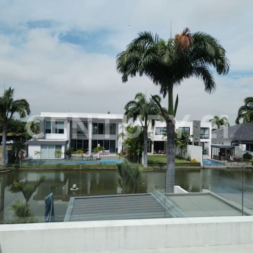 Exclusiva residencia en Mocolí, 470 m², piscina y jacuzzi