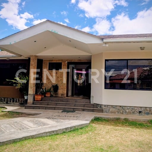 Hogar moderno 300m² en 1200m², 1 nivel, 5 autos y jardines